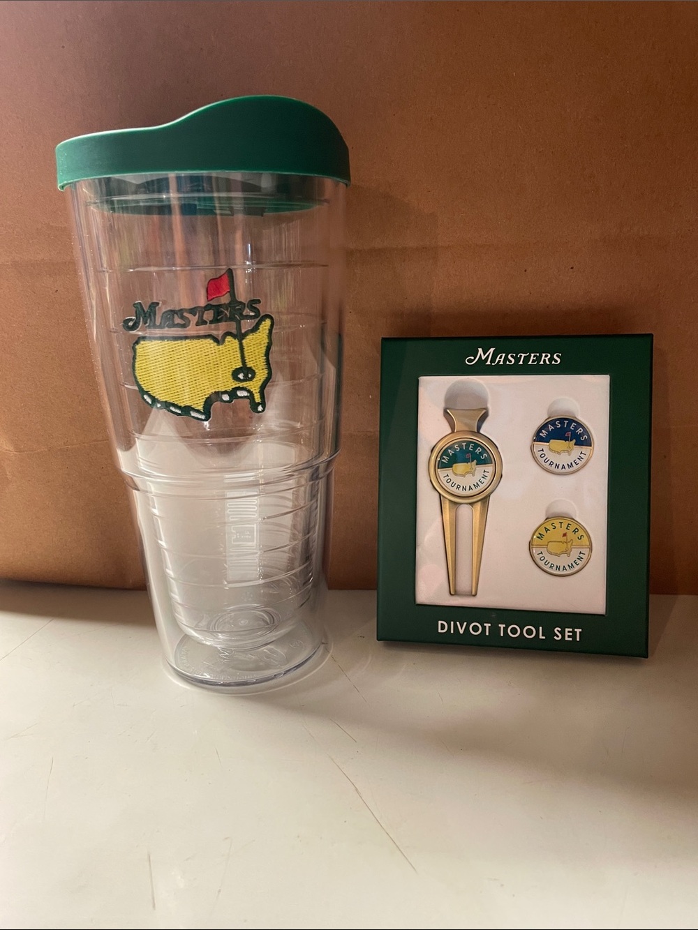 Masters Clear Tumbler w/ Green Lid & logo (Masters Divot tool set NOT INCLUDED)